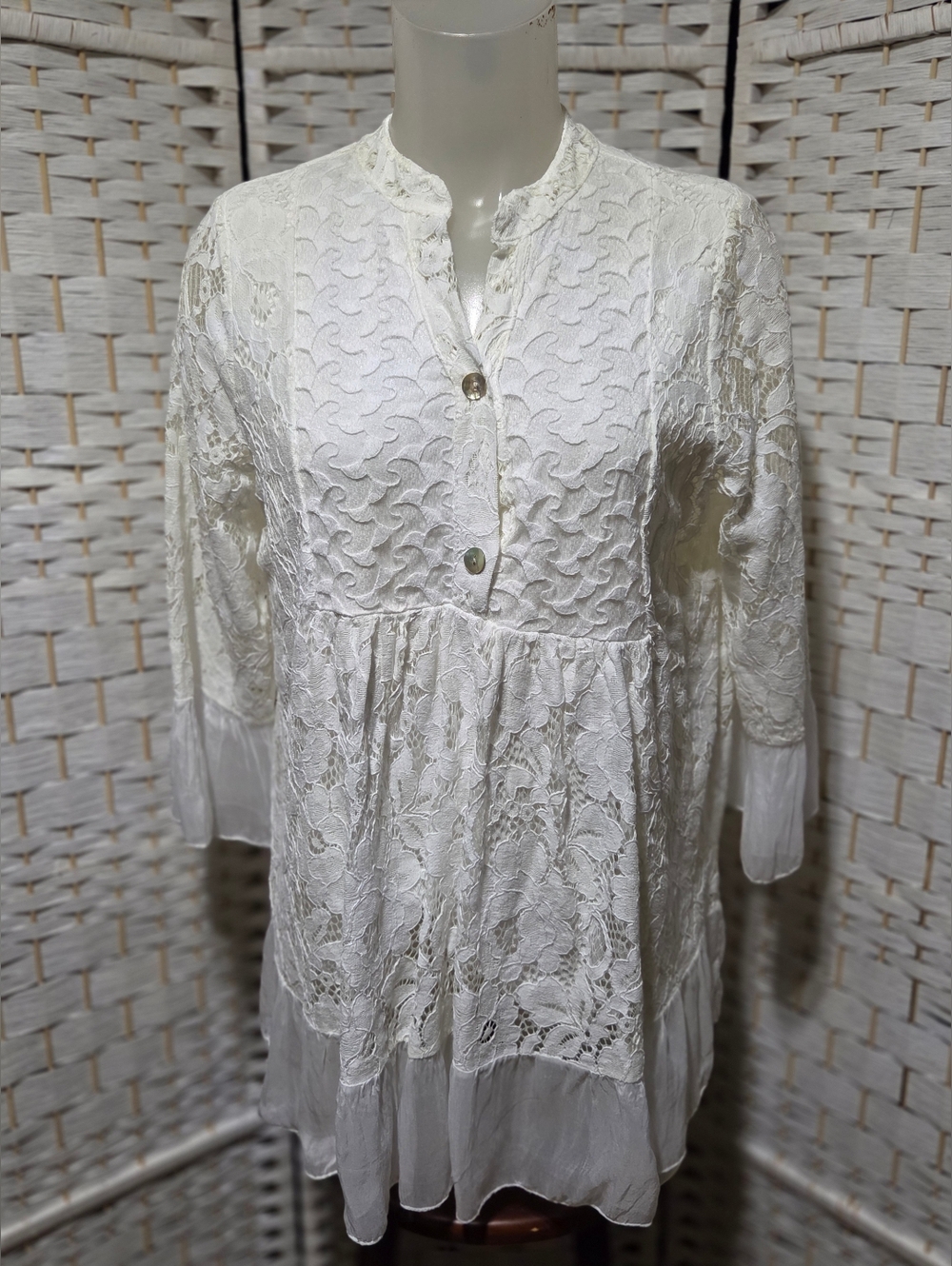 Nina Murati Women's White Lace Button-Front Tunic Top